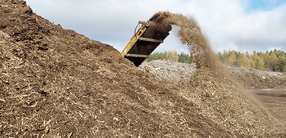 Biopolttoaine valmistetaan kuivatusta ja murskatusta puubiomassasta, esimerkiksi energiapuusta.